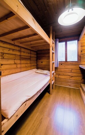 デスク、WiFi (無料)、ベッドシーツ