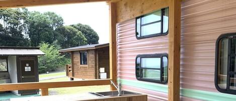 تناول الطعام بالخارج