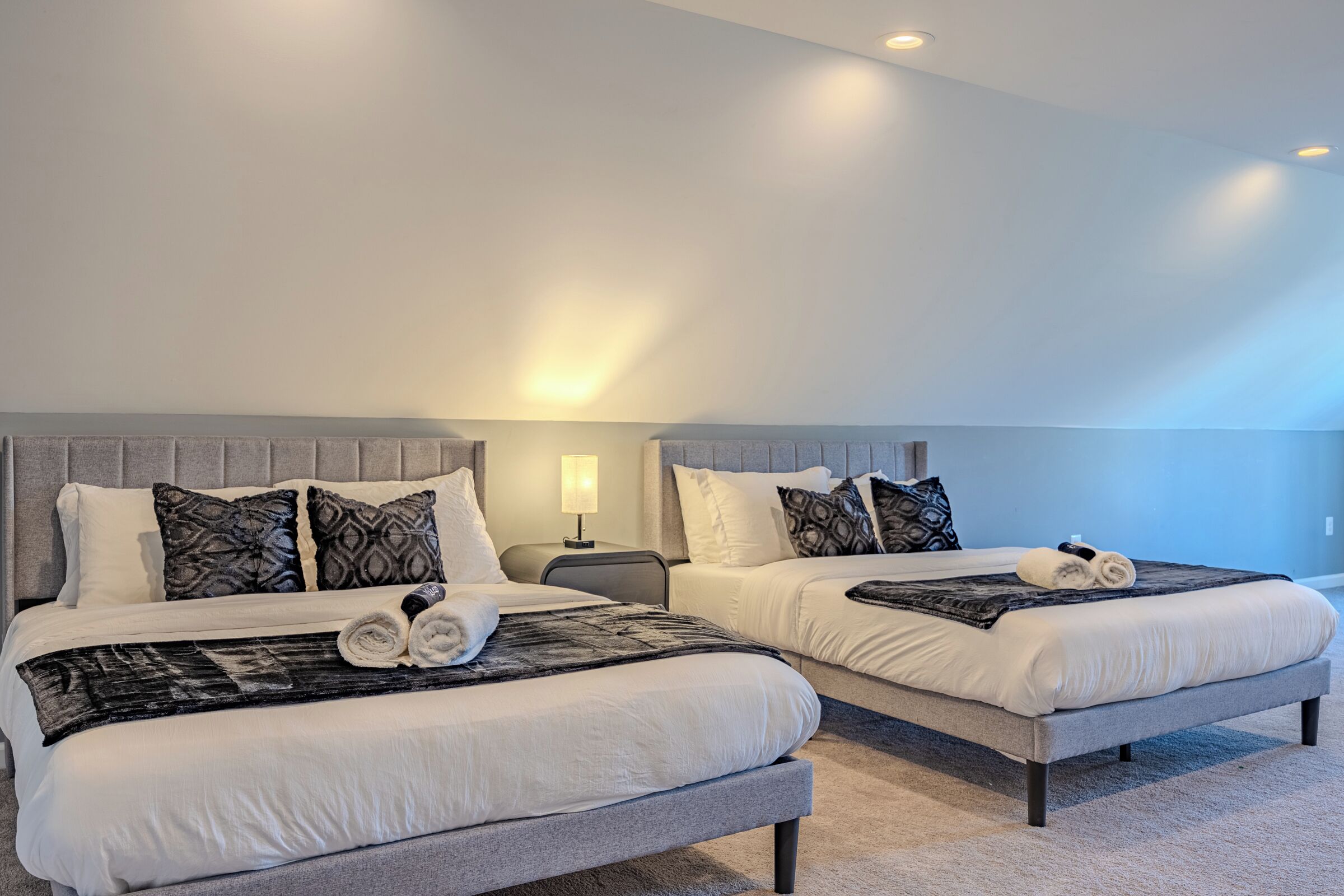 6 bedrooms, iron/ironing board, WiFi, bed sheets