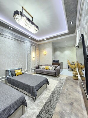 Interior - Kamolon 43a (Tashkent)