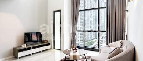 Apartment, 1 Queen Bed, Non Smoking, City View | Living area