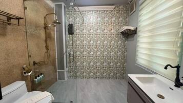 Suite, Sea View | Iron/ironing board, free WiFi