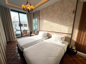 Suíte, vista para o mar | Ferros/tábuas de passar roupa, Wi-Fi de cortesia