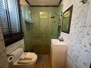 Kamar, 1 Tempat Tidur King | Setrika/meja setrika dan Wi-Fi gratis