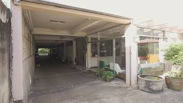 Mặt tiền nơi lưu trú