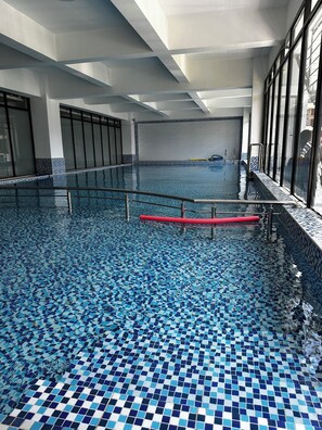 室内游泳池,恒温泳池