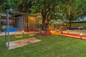 Garden - The Hosteller Lonavala City Centre (Mawal)