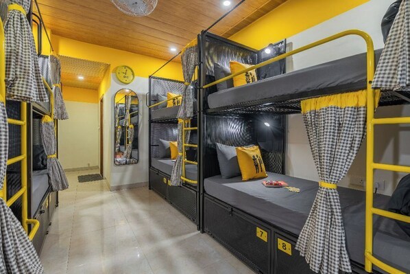 Bed in 8 Bed Female Dormitory | Free WiFi