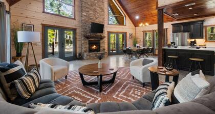 Heated Pool, MiniGolf, Hot Tub, FirePit, Sleeps 14