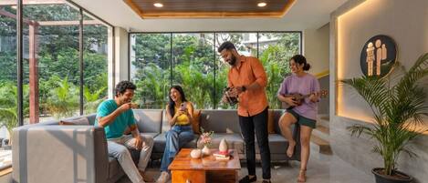 Siddeområde i lobbyen