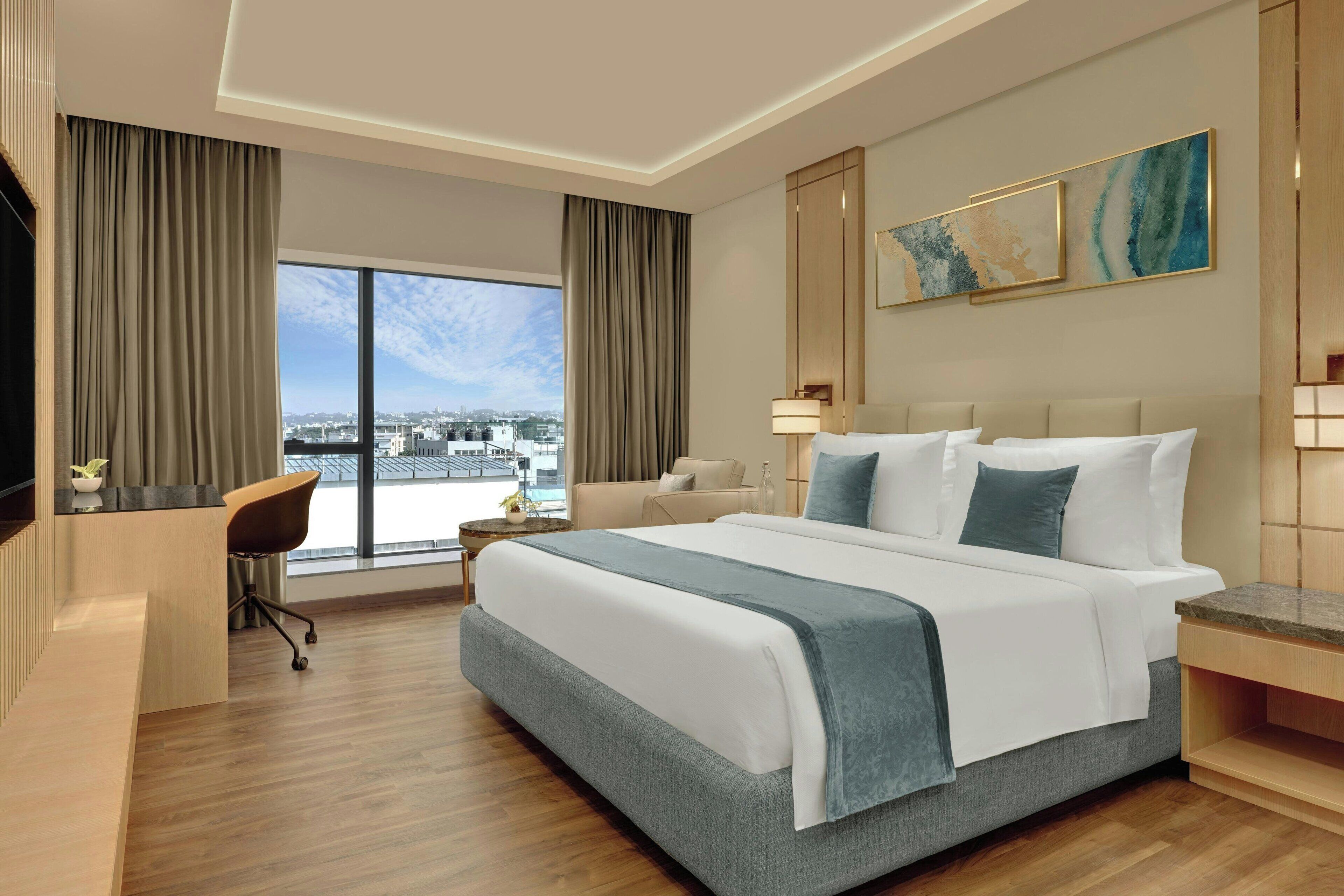 Classic Suite, 1 King Bed, City View | WiFi