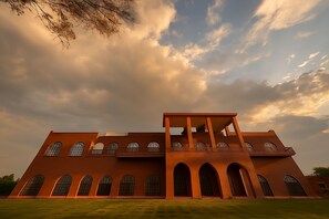 واجهة المنشأة