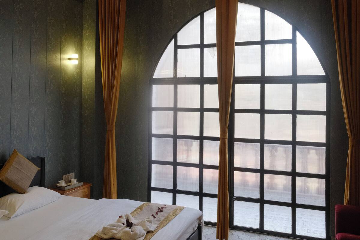 Premium Suite | WiFi (free), bed sheets