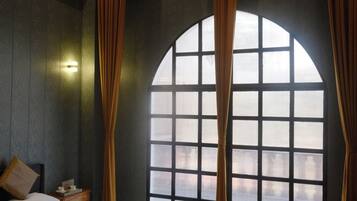 Premium Suite | Free WiFi, bed sheets