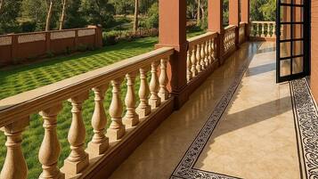 Suite presidencial, balcó, vistes al pati | Terrassa o pati