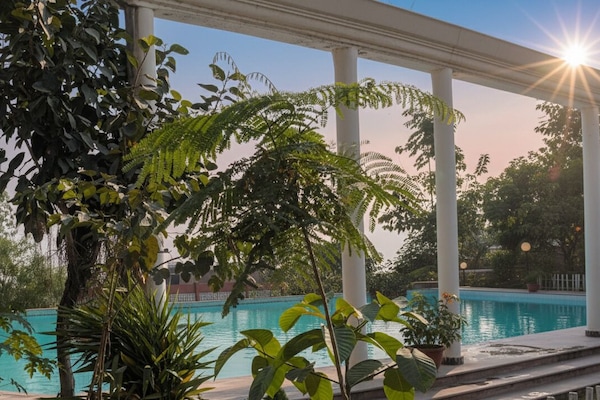 Seasonal outdoor pool