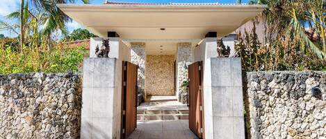 Fachada de la propiedad