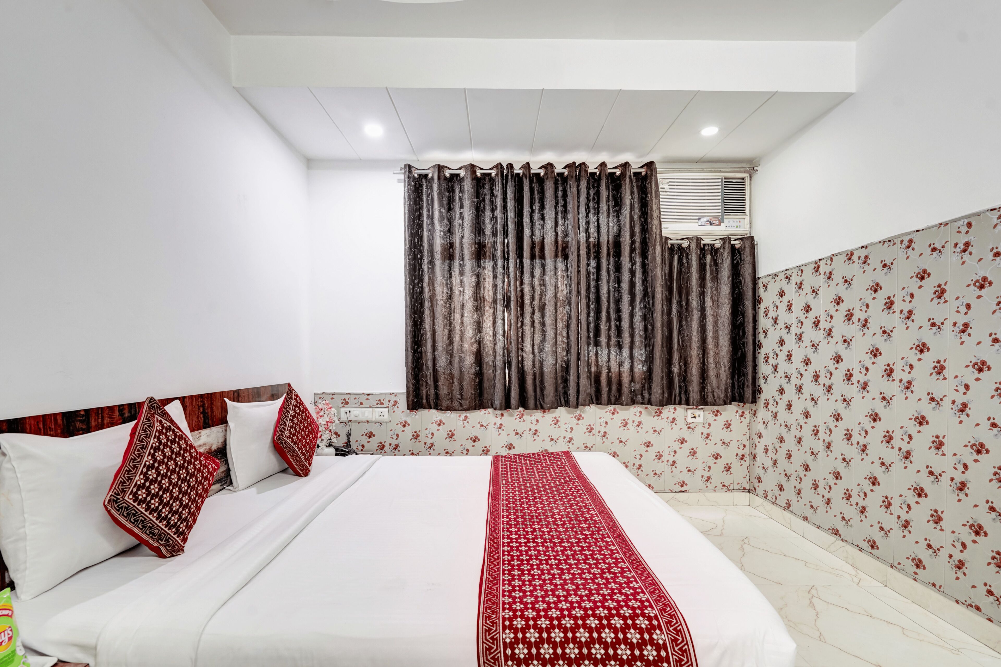 Pillowtop beds, desk, laptop workspace, free WiFi