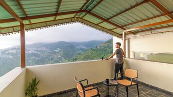 Superior Double Room with Balcony and Valley View | WiFi (無料)、ベッドシーツ