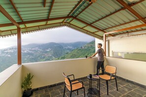 Superior Double Room with Balcony and Valley View