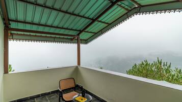 Deluxe Double Room with Balcony and Valley View | Free WiFi