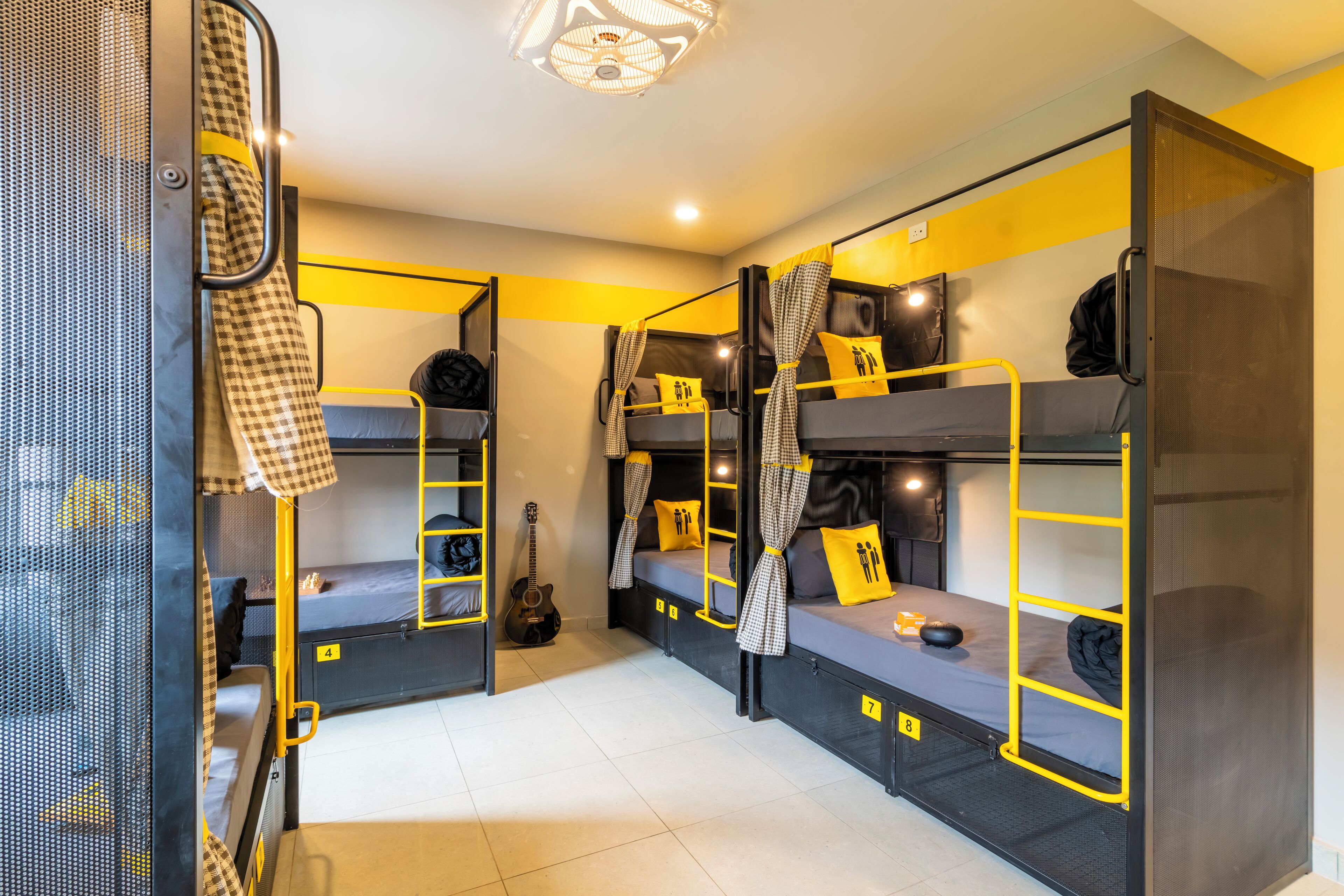 Bed in 8 Bed Mixed Dormitory with Balcony | Δωρεάν Wi-Fi, κλινοσκεπάσματα 