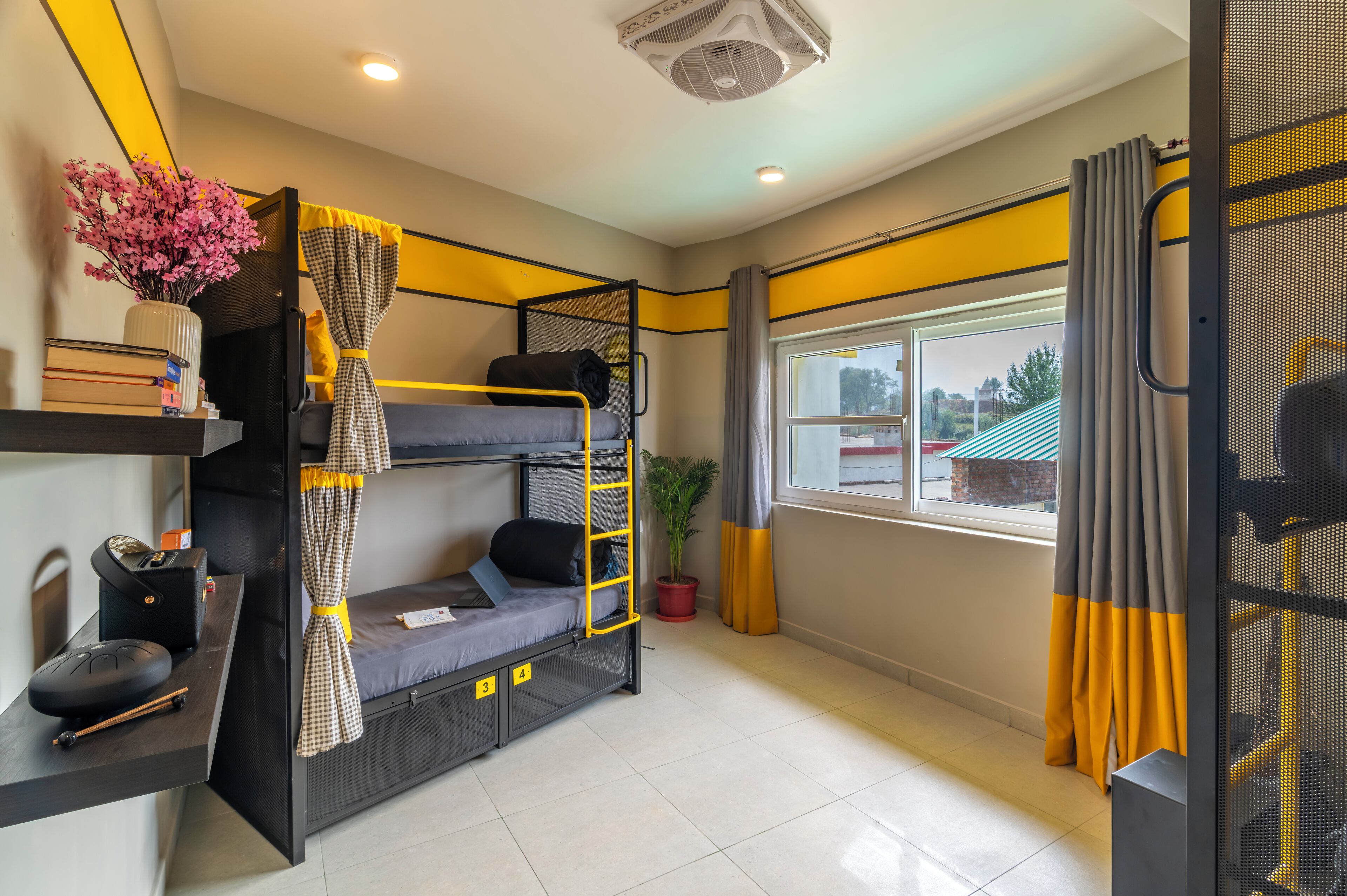 Bed in 4 Bed Mixed Dormitory with Valley View | Δωρεάν Wi-Fi, κλινοσκεπάσματα 