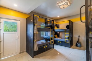 Bed in 8 Bed Mixed Dormitory with Balcony | Wi-Fi de cortesia