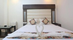 Deluxe Double or Twin Room | Desk, laptop workspace, travel cot, free WiFi - Hotel The Raj Palace (New Delhi)