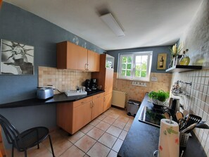 冰箱、微波炉、烤箱、炉灶