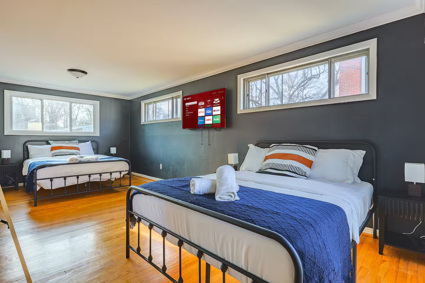 4 chambres, fer et planche à repasser, Wi-Fi, draps fournis