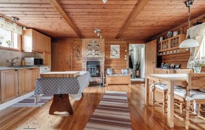 Interior - A house by the forest with a stream and plenty of peace and quiet (Stenis)