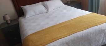 Cozy Livin’: Your Peaceful Bachelor Hideaway