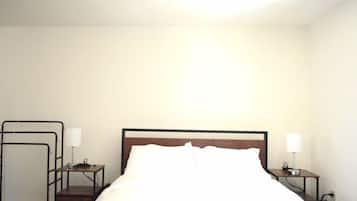 Cribs/infant beds