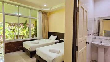 Free WiFi, bed sheets