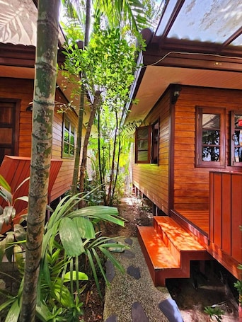 Deluxe Double Room | Free WiFi, bed sheets