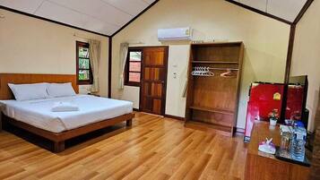Deluxe Double Room | Free WiFi, bed sheets