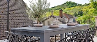 Apartment 'Kaisers Haus' with Mountain View, Private Terrace and Wi-Fi