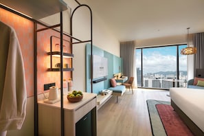 Premier King | Minibar, in-room safe, desk, laptop workspace - Capri by Fraser Penang (George Town)