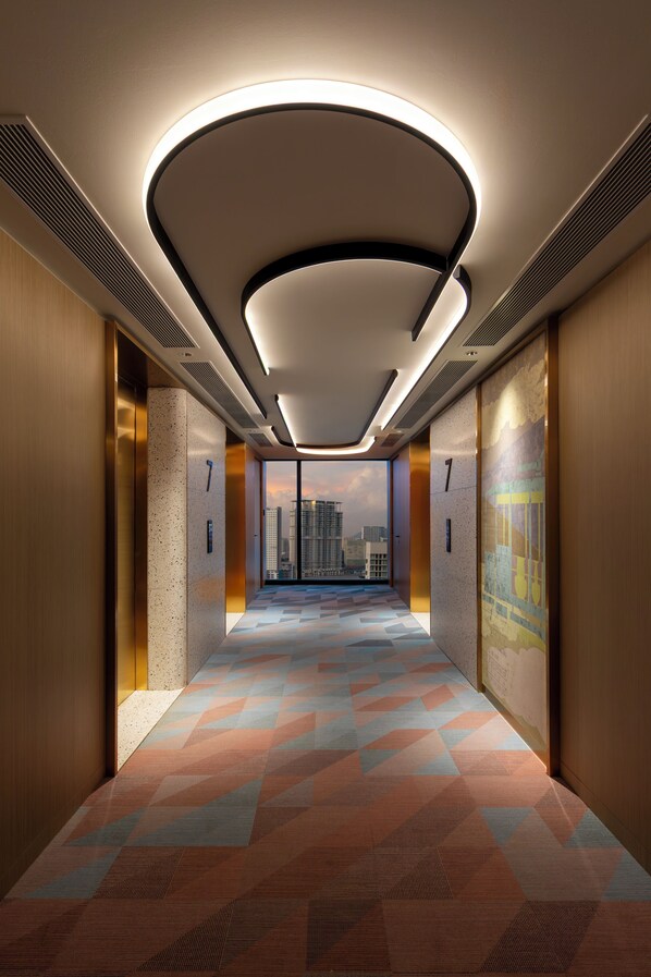 Minibar, in-room safe, desk, laptop workspace