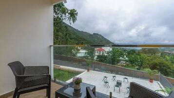 Bed in 6 Bed Mixed Dormitory with Balcony and Valley View | Wi-Fi de cortesia, roupa de cama