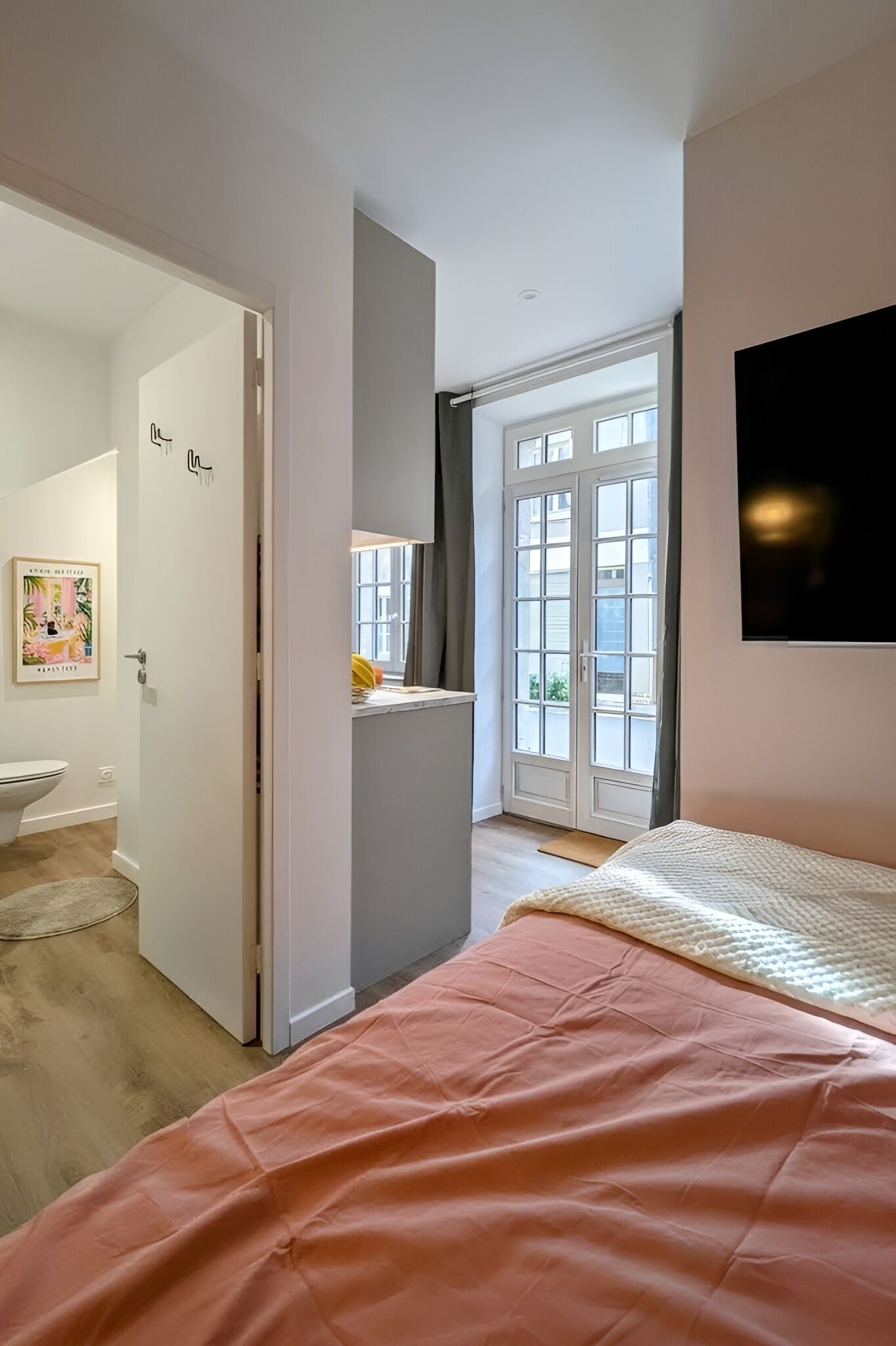 1 bedroom, desk, free WiFi, bed sheets