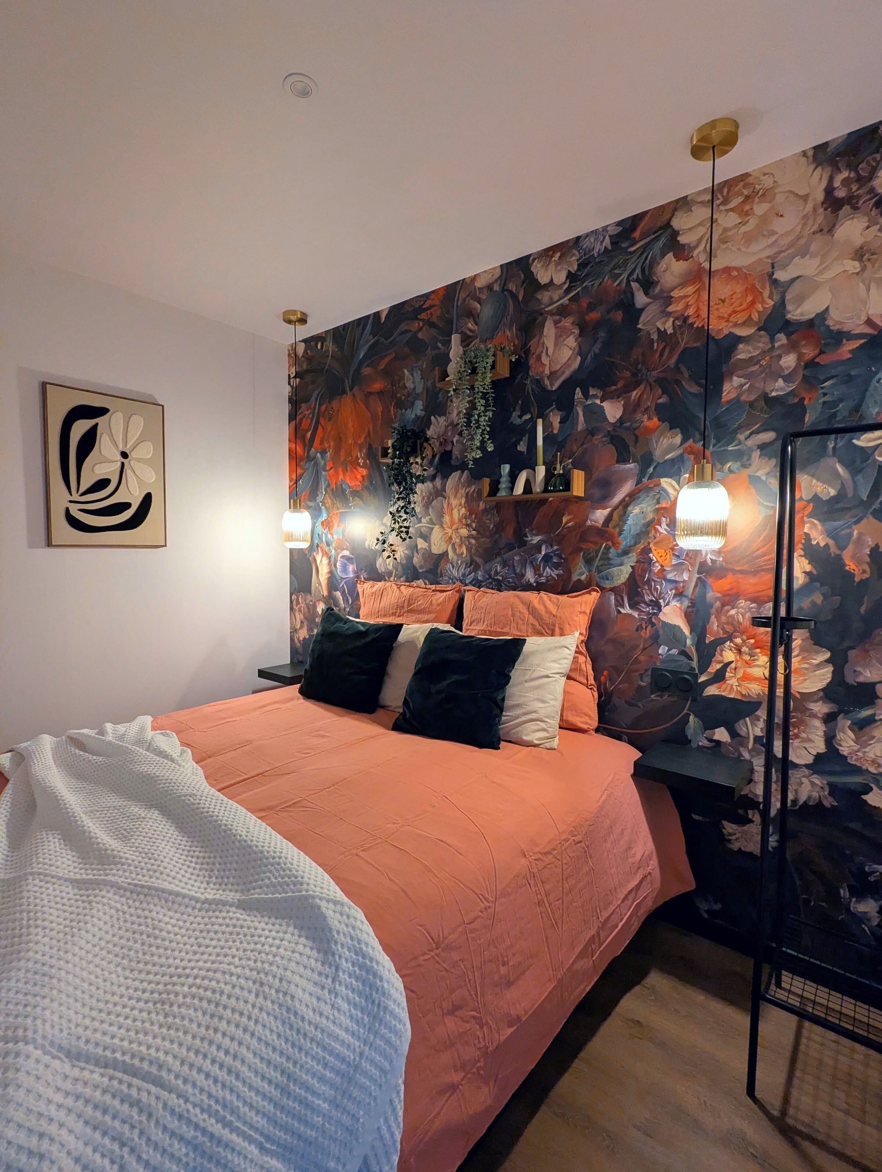 1 bedroom, desk, free WiFi, bed sheets