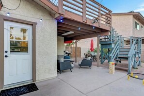 Unclassified image, 2 of 44, button - Strip-Side Villa, 6 Beds, Pool, Mini Golf, Karaoke (Las Vegas)
