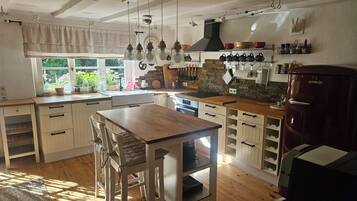 Refrigerador, horno, parrilla de estufa y lavavajillas