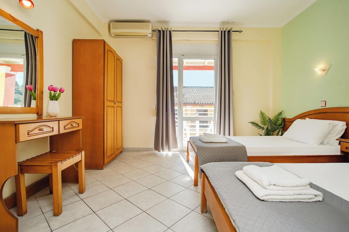 Basic Twin Room, Mountain View | In-room safe, free WiFi