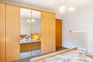 2 sovrum, strykjärn/strykbräda, wi-fi och sängkläder