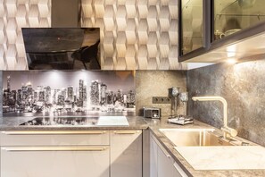 Refrigerador, horno, placa de cocina, lavavajillas