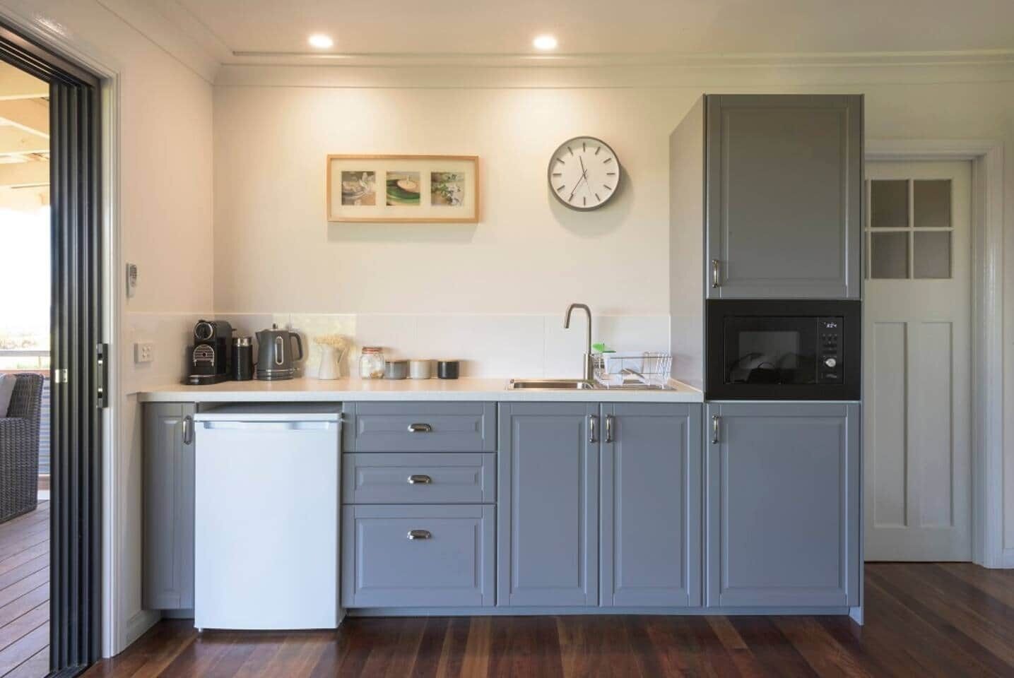 冷蔵庫、電子レンジ、トースター