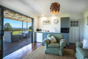 TV - Grasmere B&B Cottage (Gruyere)